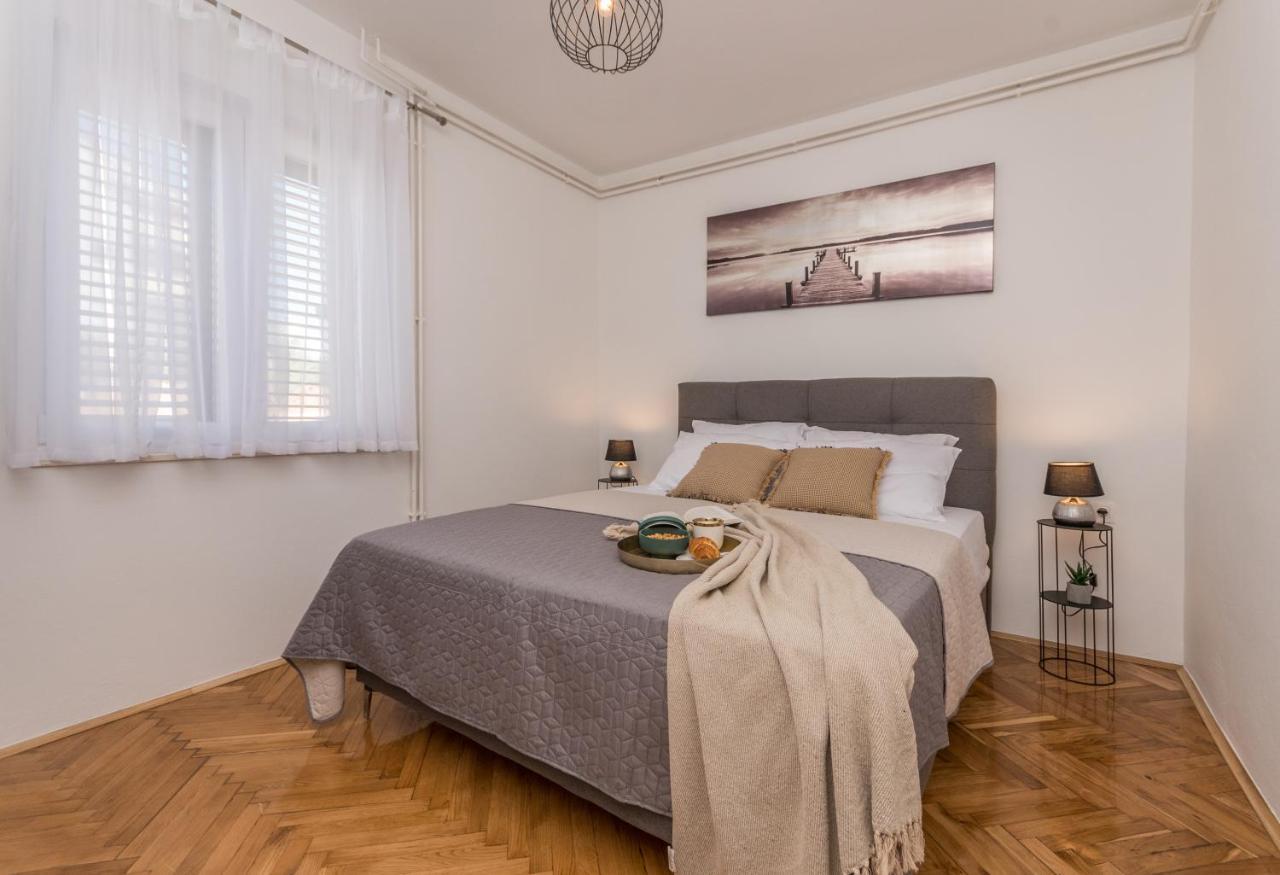 Apartmani A&M Биоград-на-Мору Экстерьер фото