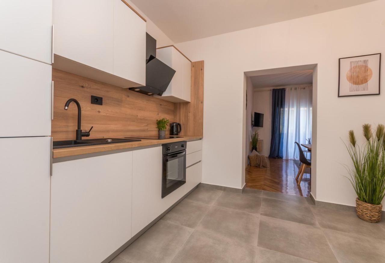 Apartmani A&M Биоград-на-Мору Экстерьер фото