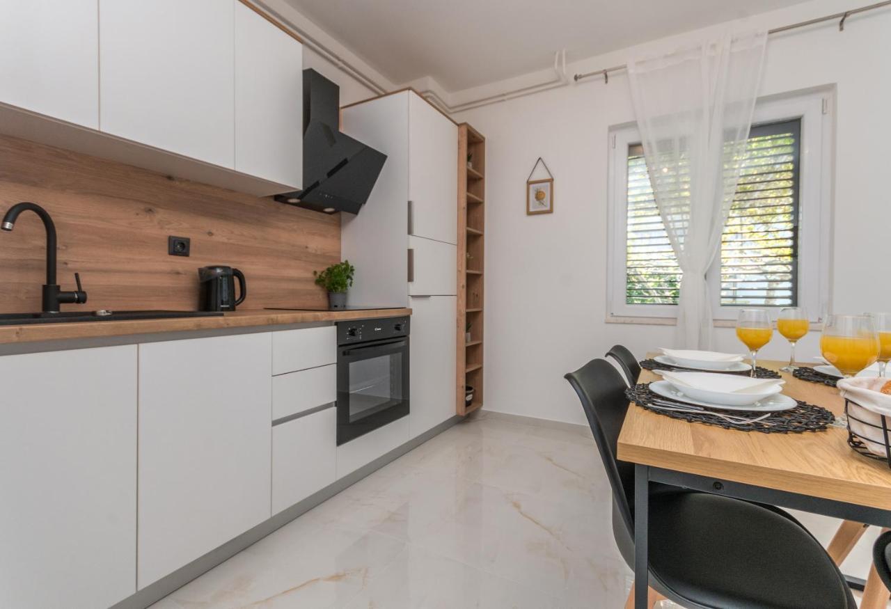 Apartmani A&M Биоград-на-Мору Экстерьер фото