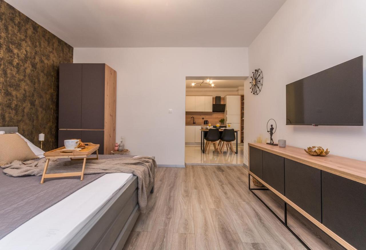 Apartmani A&M Биоград-на-Мору Экстерьер фото