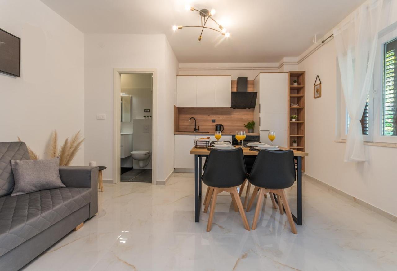 Apartmani A&M Биоград-на-Мору Экстерьер фото