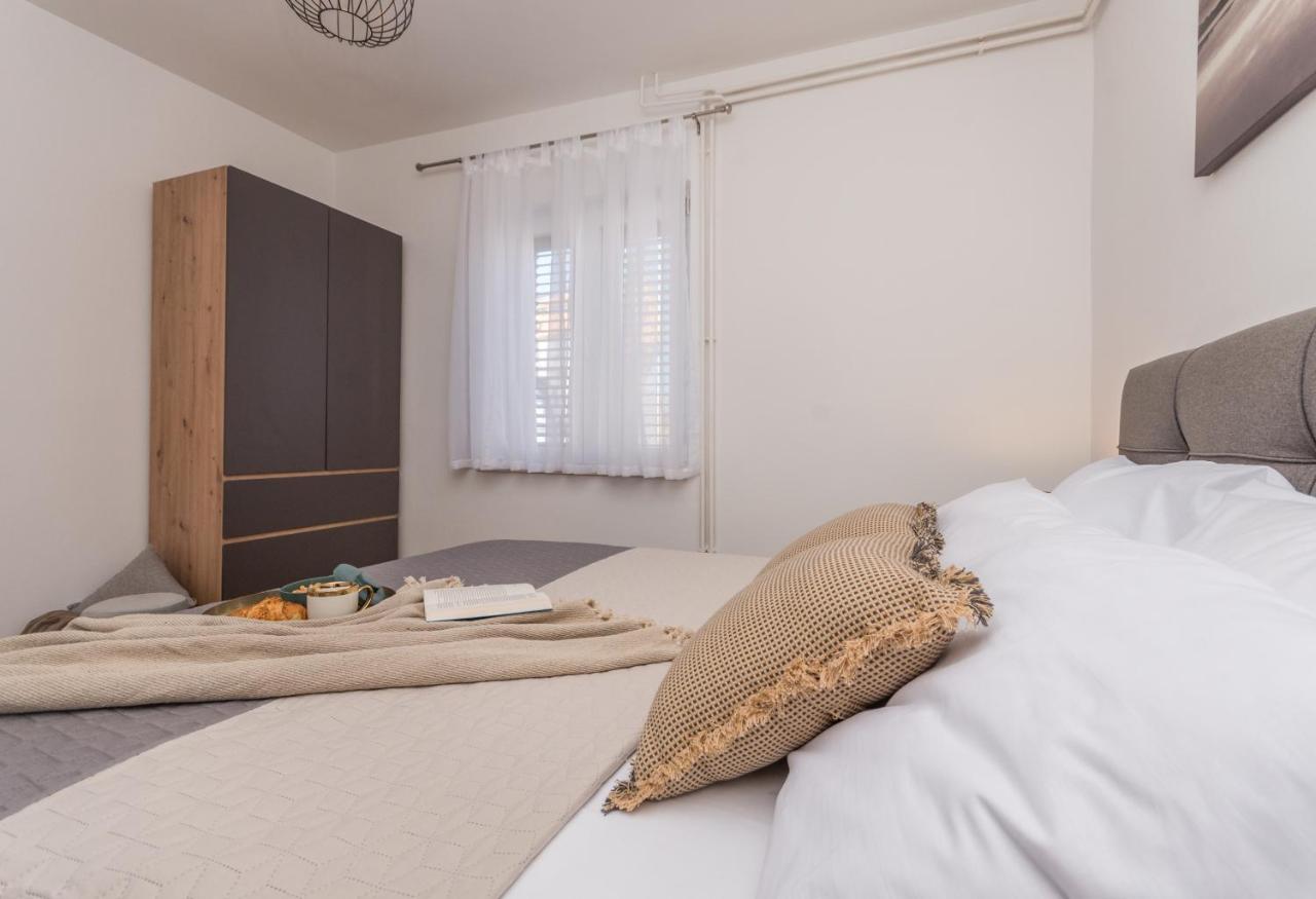 Apartmani A&M Биоград-на-Мору Экстерьер фото